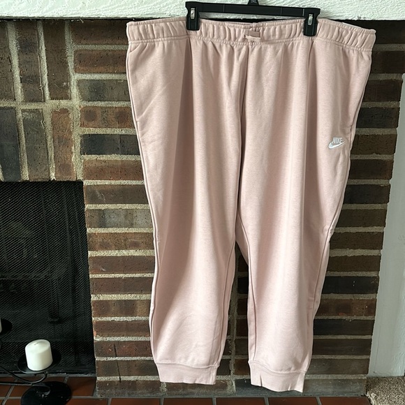 Women’s Plus Size Nike Jogger Sweatpants, 3X, Blush Pink, Standard Fit Mid-rise - Picture 1 of 9